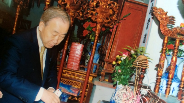 Bút tích ghi ông Ban Ki Moon là con cháu dòng họ Phan Huy