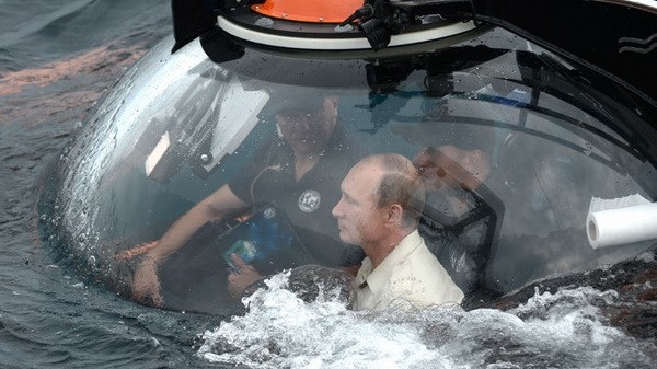Putin lặn Biển Đen xem tàu đắm