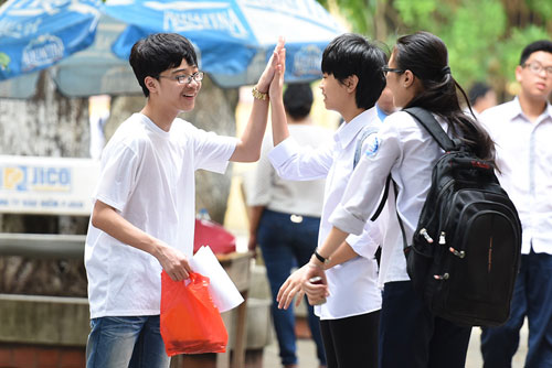 Đề Văn gây bất ngờ cho thí sinh thi vào lớp 10 ở Hà Nội