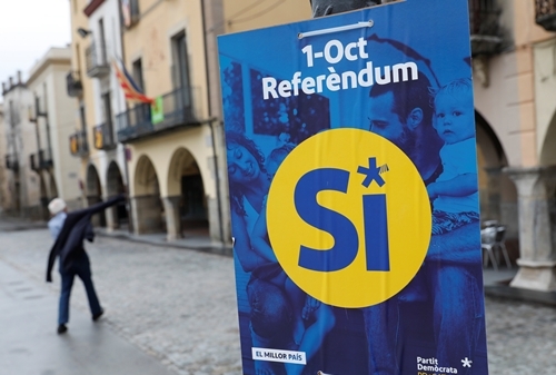 Hàng chục nghìn người Catalonia bỏ phiếu về tách khỏi Tây Ban Nha