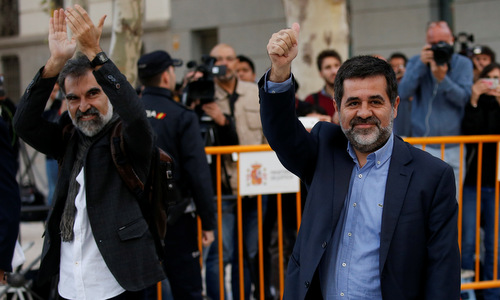 Tây Ban Nha tống giam hai thủ lĩnh ủng hộ Catalonia ly khai
