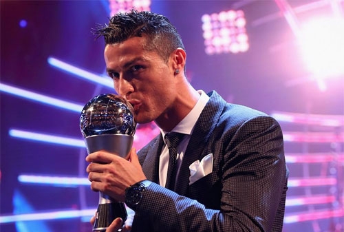 Ronaldo giành giải Cầu thủ hay nhất FIFA lần thứ hai liên tiếp