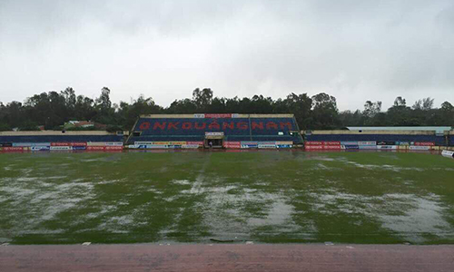 Hoãn trận đấu V-League vì bão Damrey