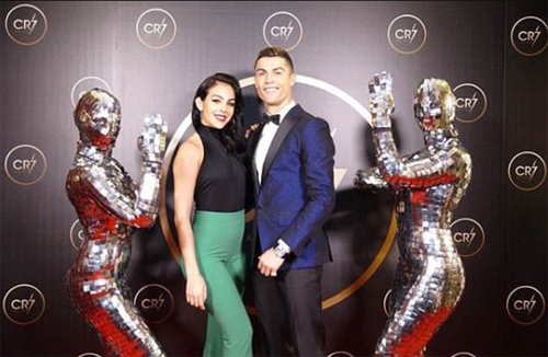 Ronaldo tự tổ chức Gala mừng thành công trong năm 2017