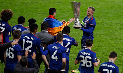 Rooney thấy ngại khi nâng cao danh hiệu cùng Man Utd mùa trước