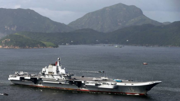 Hải quân Mỹ giám sát tàu sân bay Trung Quốc đi qua eo biển Đài Loan