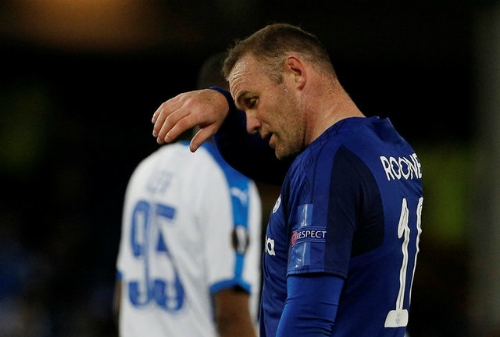 Rooney nổ súng, Everton vẫn bị đội 10 người cầm hòa