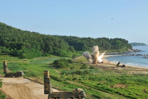 Hàn Quốc tập trận tên lửa đáp trả Triều Tiên