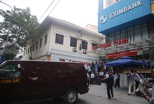 Bộ Công an khám xét Ngân hàng Eximbank tại TP HCM, nơi khách mất 245 tỉ