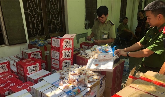 Hà Nội: Bắt giữ lô hàng số lượng lớn bánh trung thu nhập lậu