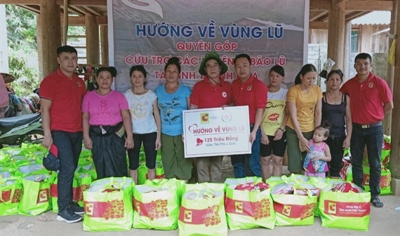 Central Group Việt Nam trao hơn 100 phần quà hỗ trợ đồng bào vùng lũ ở Thanh Hóa