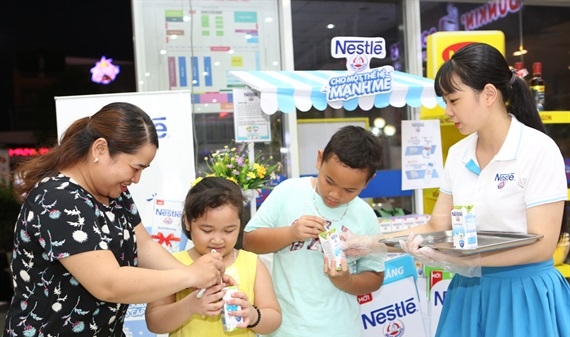 Ra mắt sản phẩm Sữa nước Nestlé Ít Đường uống liền