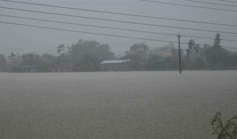 Quảng Ngãi: 3 người chết, nhiều nơi bị ngập lụt chia cắt, đang khẩn cấp di dời dân