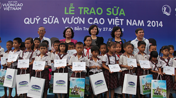 6 năm, quỹ sữa Vươn cao Việt Nam đến với hơn 310 ngàn trẻ nghèo