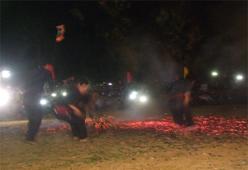 Tuyên Quang: Lễ Hội nhảy lửa của người Pà Thẻn