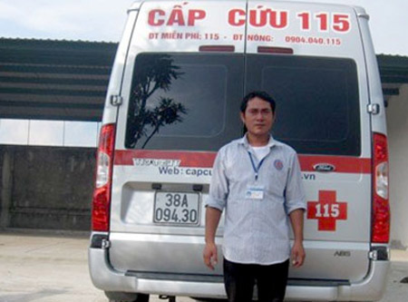 Thuê xe cấp cứu ra Hà Nội nộp hồ sơ đại học