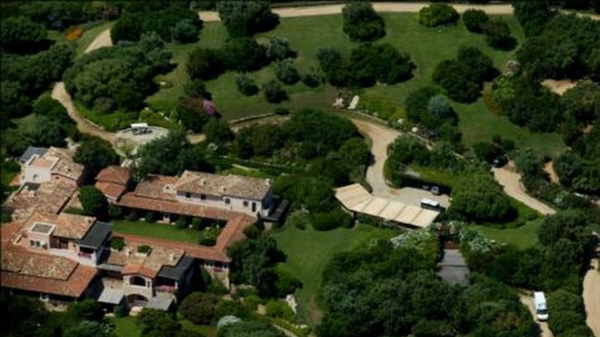 Túng tiền, cựu Thủ tướng Italy bán villa nửa tỷ USD cho tỷ phú Arab