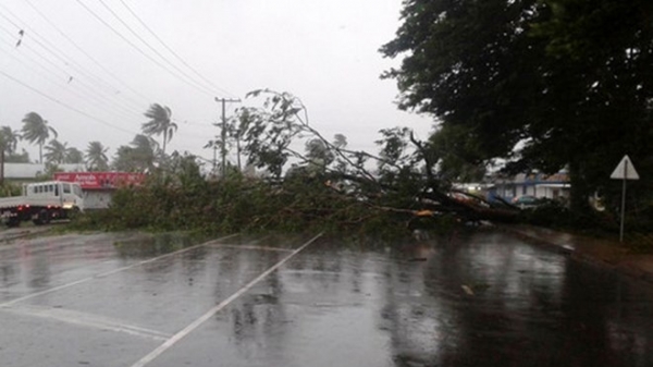 Siêu bão Winston sức gió 325km/giờ thổi bay hàng trăm ngôi nhà ở Fiji