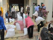 Hỗ trợ gạo cho đồng bào dân tộc thiểu số huyện Thường Xuân, tỉnh Thanh Hóa