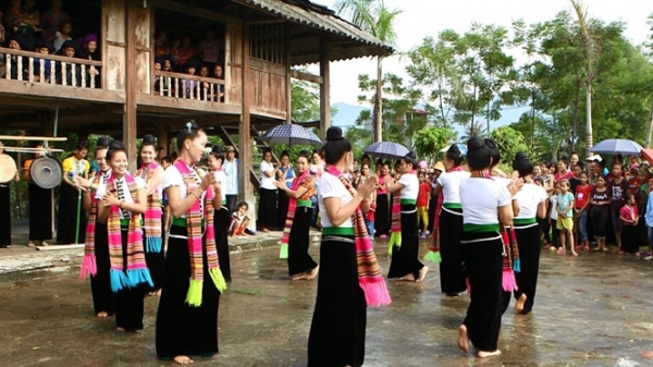 Trình UNESCO hồ sơ 'Nghệ thuận Xòe Thái' và 'Nghệ thuật làm gốm của người Chăm'
