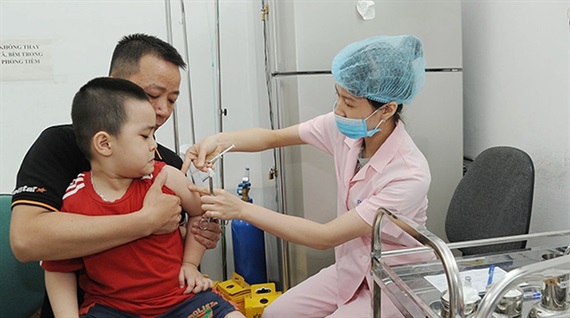 Hà Nội tổ chức tiêm vắc xin sởi - rubella trong trường học