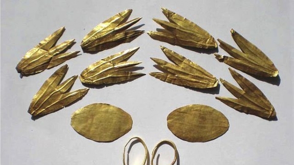 Tìm thấy hàng trăm trang sức bằng vàng trong ngôi mộ của công chúa thời cổ đại