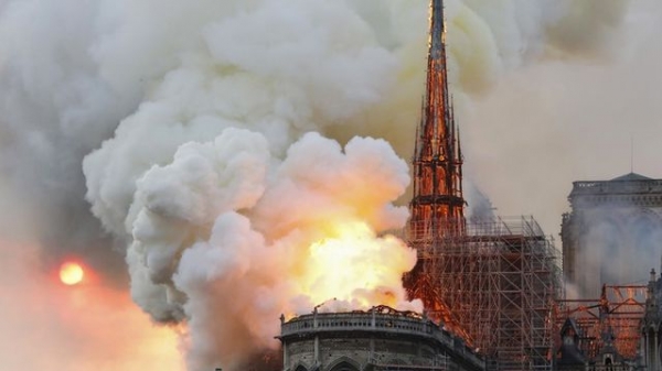 Lãnh đạo thế giới bàng hoàng sau thảm kịch cháy nhà thờ Đức Bà Paris