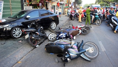 'Xe điên' và giao thông tại Việt Nam