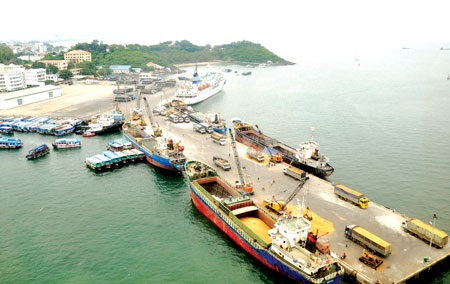 Từ 28/5 đến 1/6: Hạn chế tàu lưu thông trên sông Hồng đoạn qua cảng Khuyến Lương