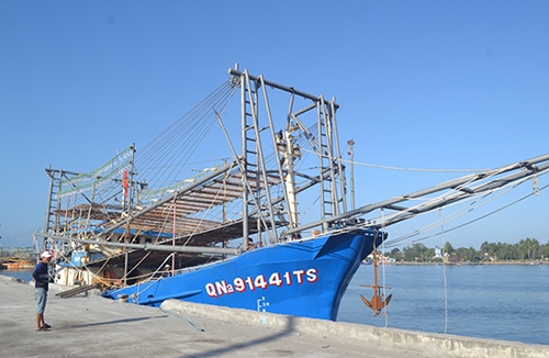 Việt Nam lên án tàu Trung Quốc tịch thu tài sản của ngư dân ở Hoàng Sa