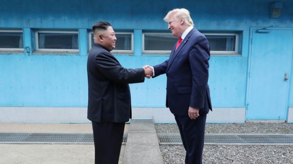 Ông Trump nhận được thư 'tuyệt vời' của ông Kim Jong-un, hé lộ về cuộc gặp thứ 4