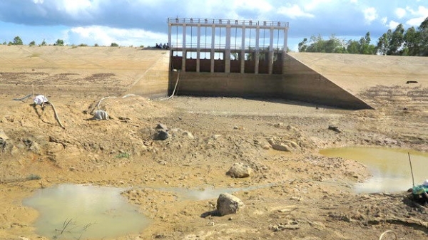 Bình Định: Các hồ chứa nước đều cạn kiệt