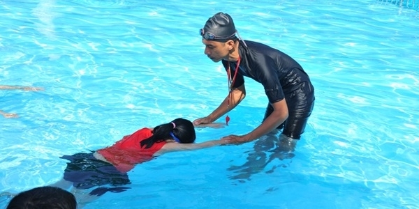 Bình Phước: Phát động chương trình tập bơi, phòng chống đuối nước cho học sinh
