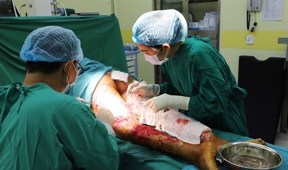 Cứu sống bệnh nhân người Campuchia suy đa tạng vì nhiễm liên cầu lợn