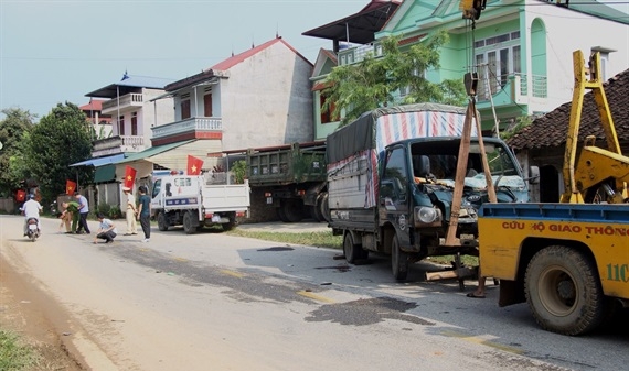 Cao Bằng: Xe máy đấu đầu xe tải, 1 người tử vong