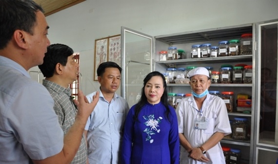 Bộ trưởng Kim Tiến thăm nhiều trạm y tế ở Nghệ An, Hà Tĩnh