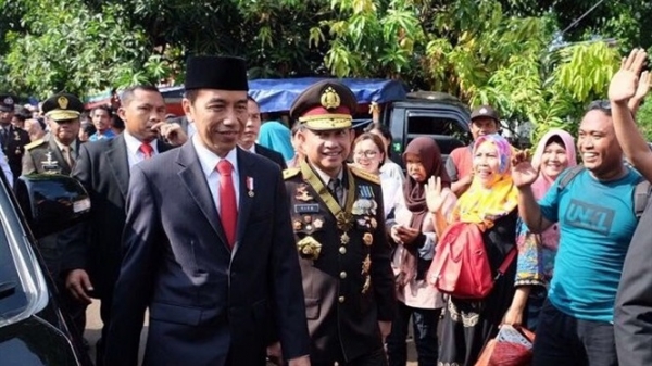 Tổng thống Indonesia phải cuốc bộ hai km vì tắc đường