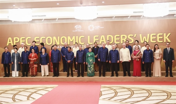 Tiết lộ về Chén ngọc và trang phục APEC 2017