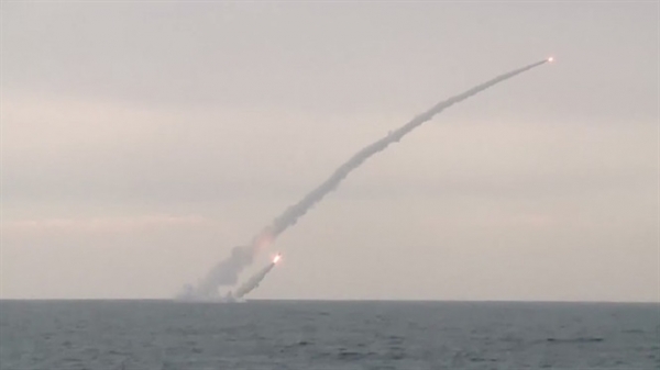 Tàu ngầm, oanh tạc cơ Nga tấn công chí mạng vào căn cứ IS