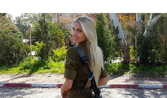 Vẻ đẹp nóng bỏng của cựu nữ binh sĩ Israel