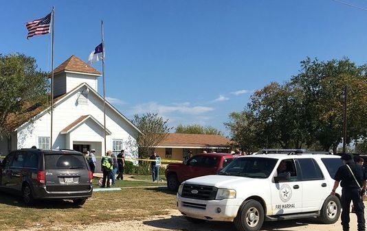 Xả súng tại nhà thờ ở Mỹ làm 25 người chết