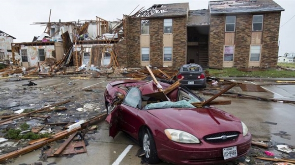Gần nửa triệu người Mỹ chờ hàng cứu trợ sau bão Harvey
