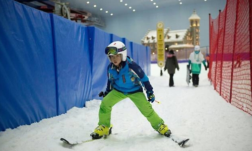 Khu trượt tuyết trong nhà lớn nhất thế giới của Trung Quốc