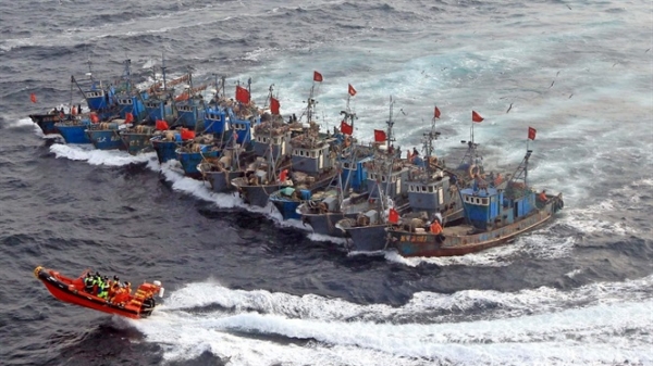 Hàn Quốc nổ súng, bắt hai tàu cá Trung Quốc