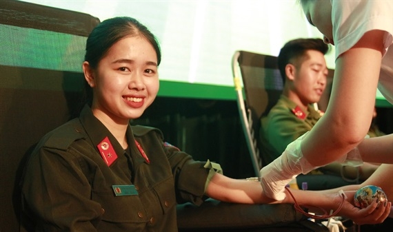 Cán bộ, chiến sỹ công an Hà Nội hiến máu 'nghĩa tình vì đồng đội thân yêu'
