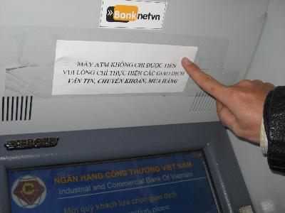 Bi hài chuyện lĩnh tiền qua thẻ ATM