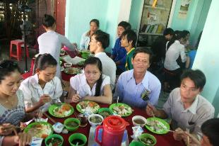 Thừa Thiên - Huế: 7.000 suất cơm chay tiếp sức mùa thi