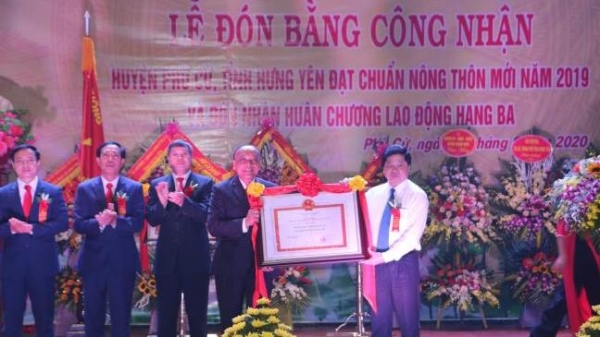 Huyện Phù Cừ đón Bằng công nhận huyện đạt chuẩn nông thôn mới