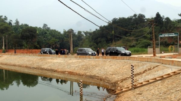 Lào Cai: Bàn giao đưa vào khai thác, sử dụng hồ thuỷ lợi Phú Nhuận