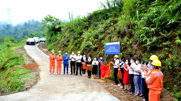 Điện lực Lào Cai hỗ trợ xã vùng sâu xây dựng nông thôn mới